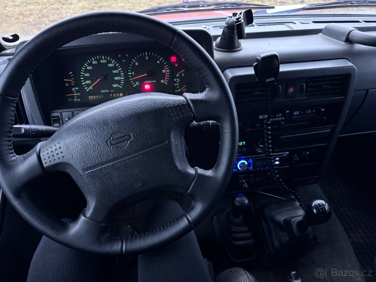 Nissan Patrol Y60 4.0 V8 - 11