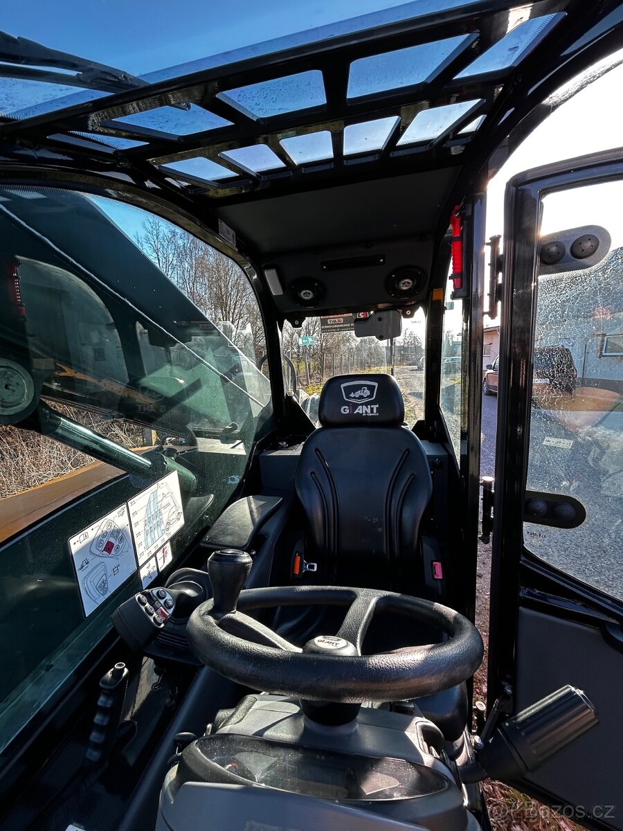 Teleskopický nakladač - 11