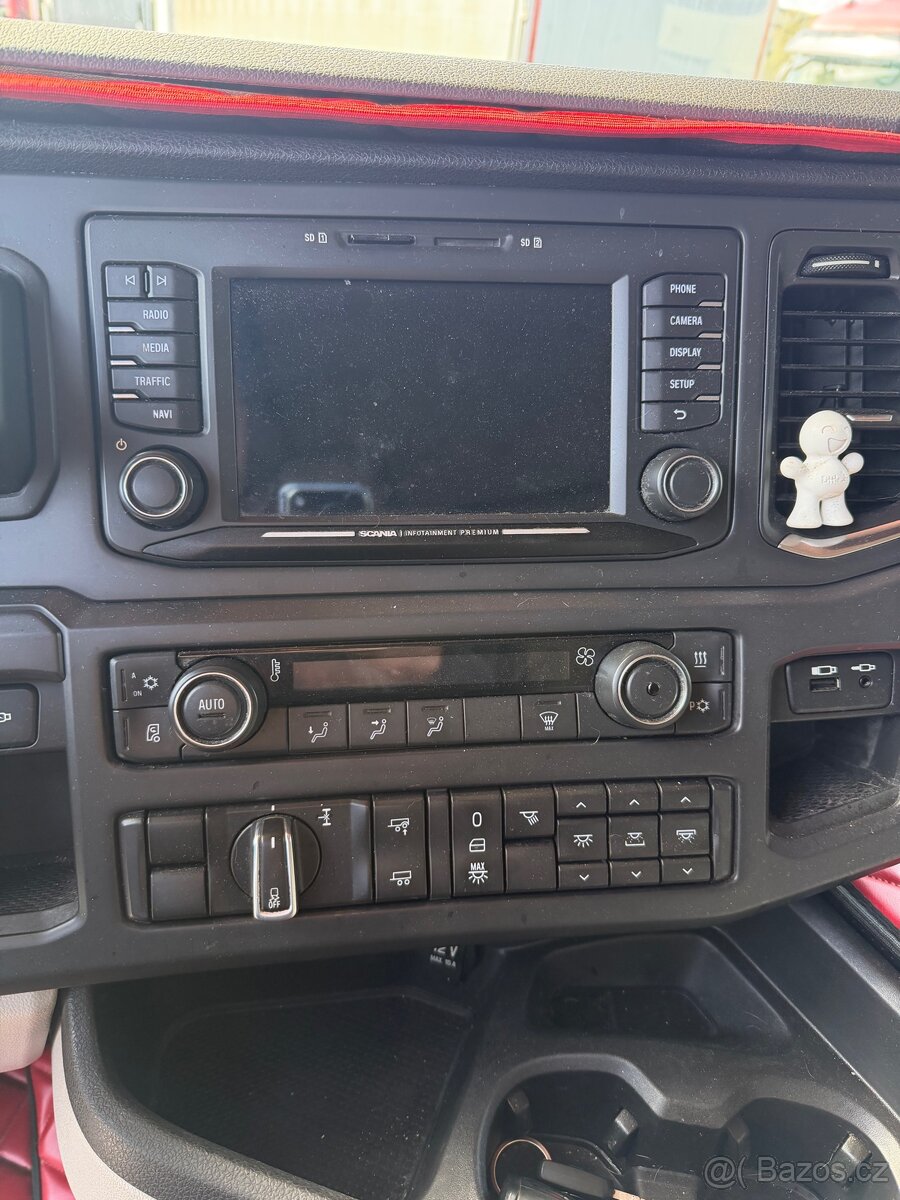 SCANIA S450 Lowdeck - 11