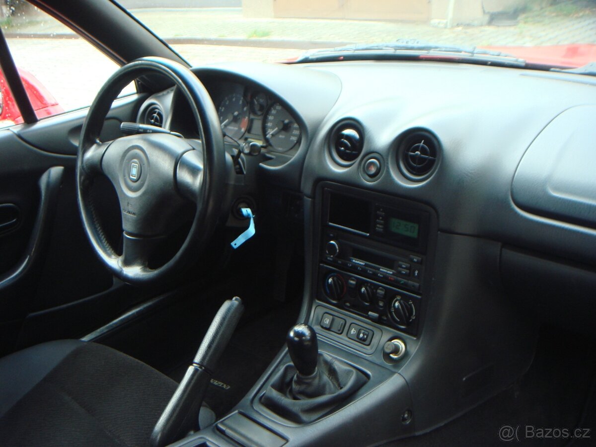 Mazda MX-5 1.6 16v 81kw 2000 velice zachovalá bez koroze - 11
