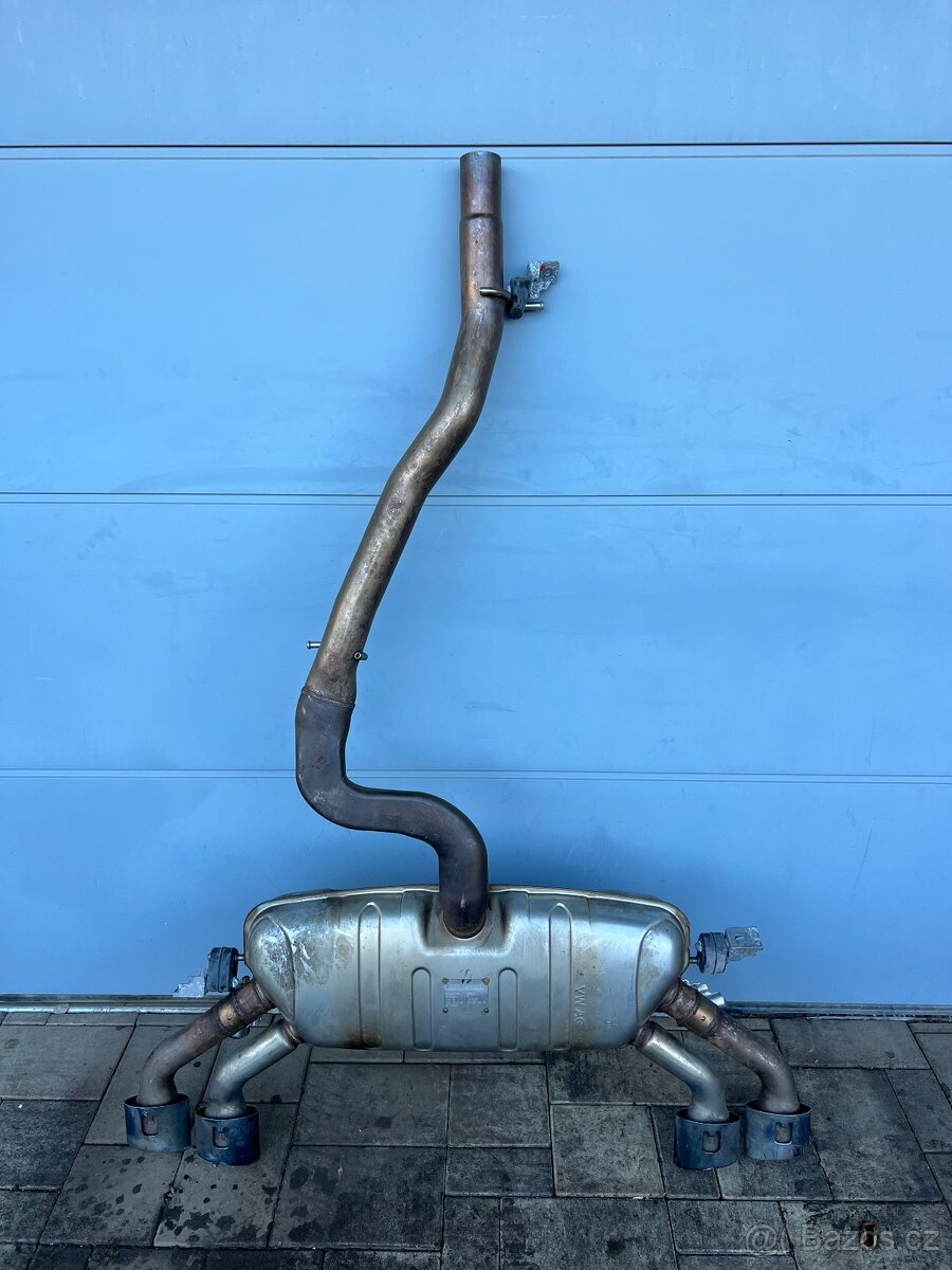 Zadní nárazník a výfuk VW Golf 8 5H MODEL R - 11