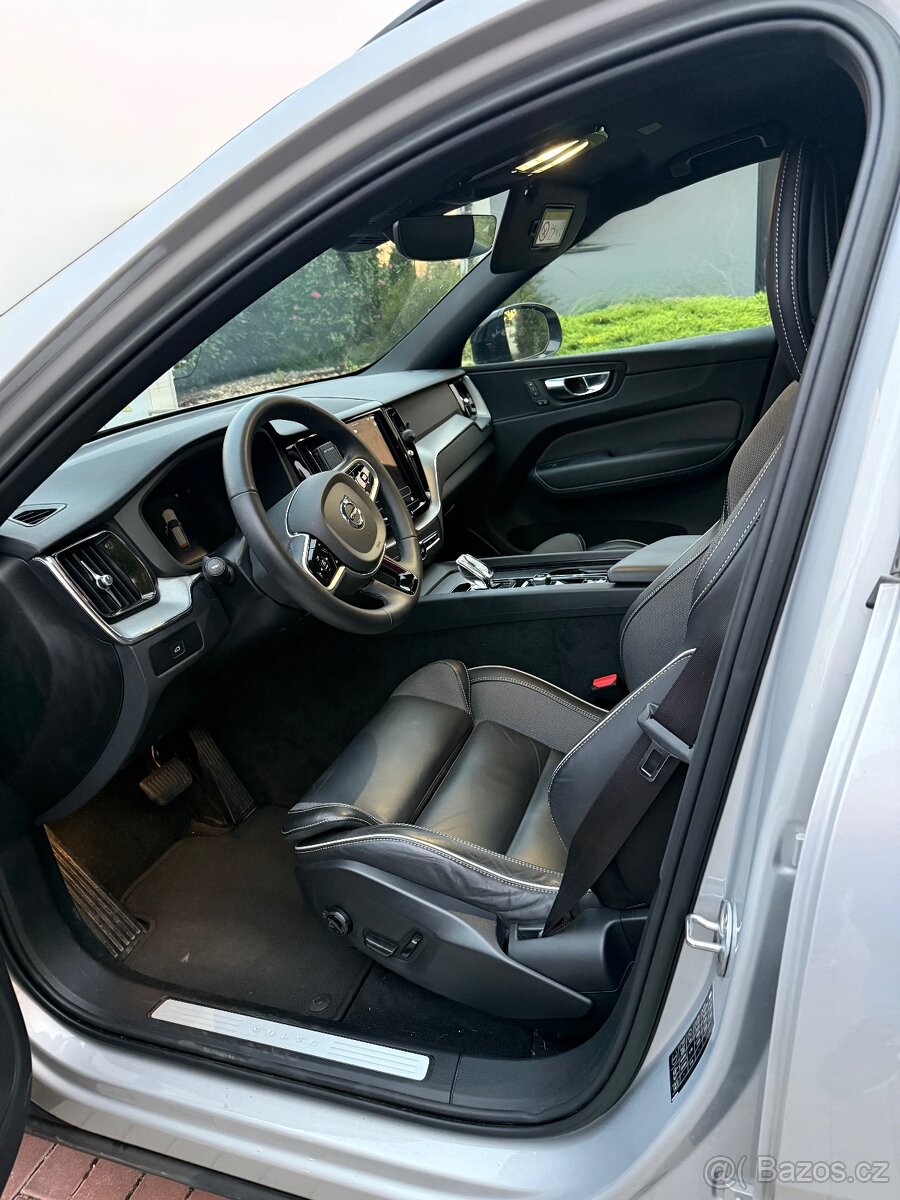 Volvo XC60, VOLVO XC60 B4 D PLUS DARK - 11