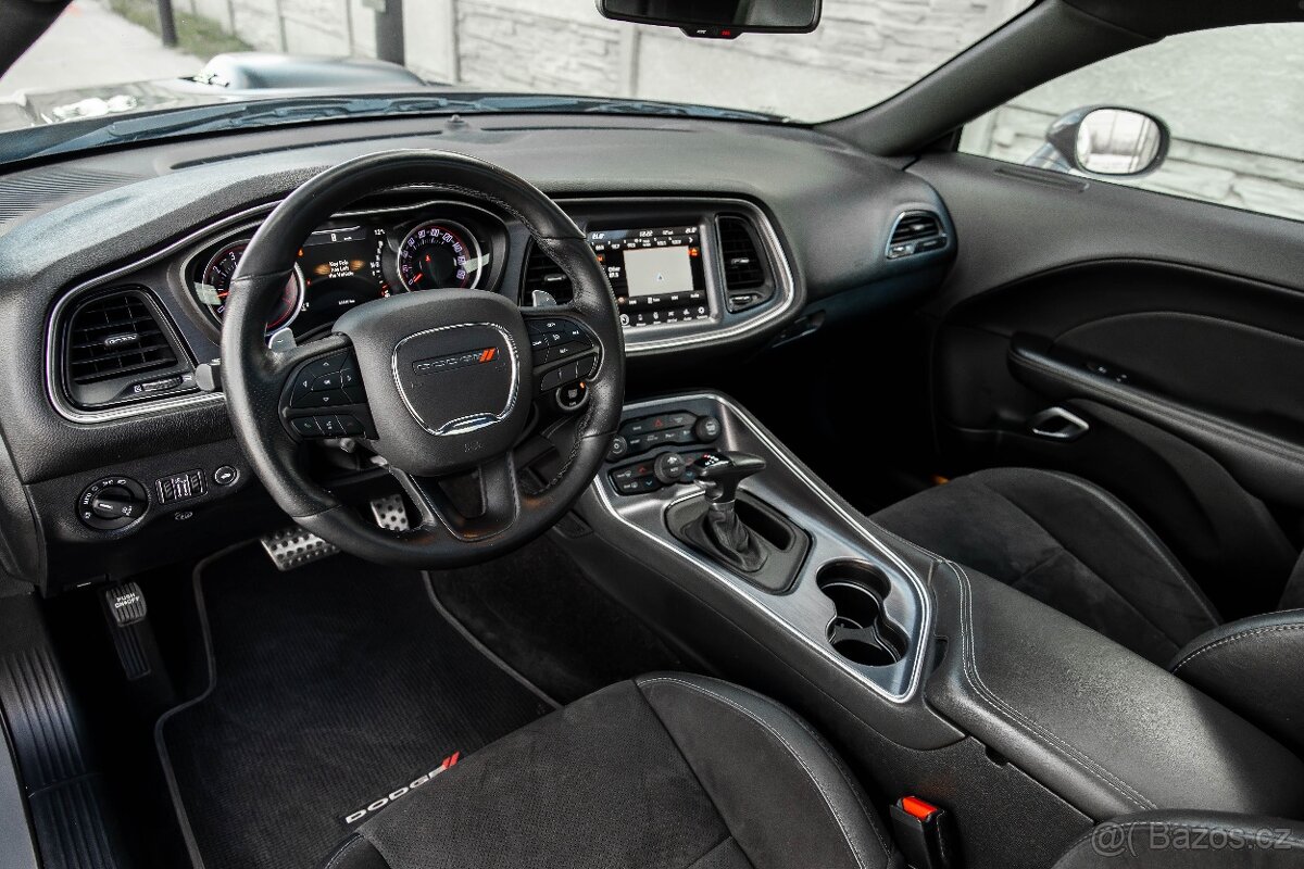 Dodge Challenger 392 Hemi Scat Pack Shaker - 11