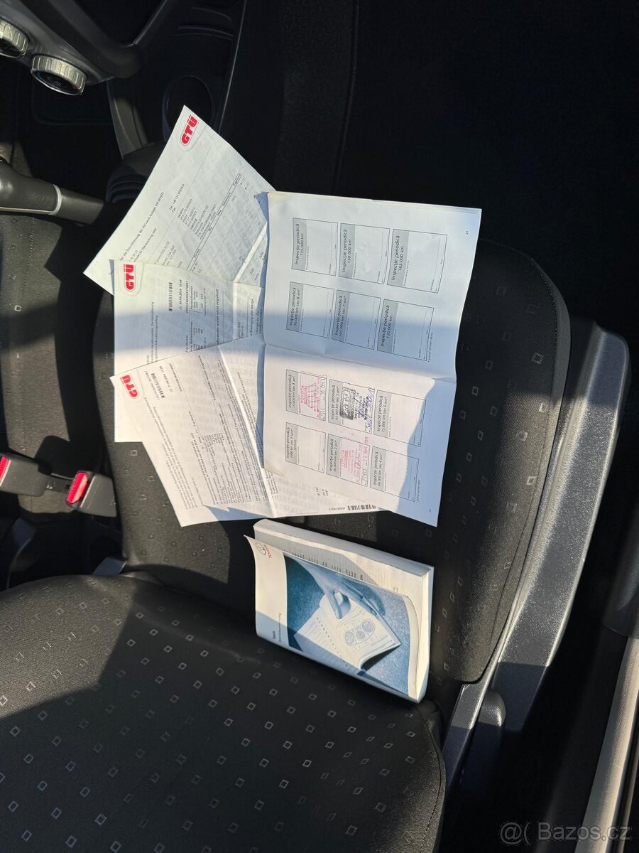 Toyota Yaris 1.Oi - 11