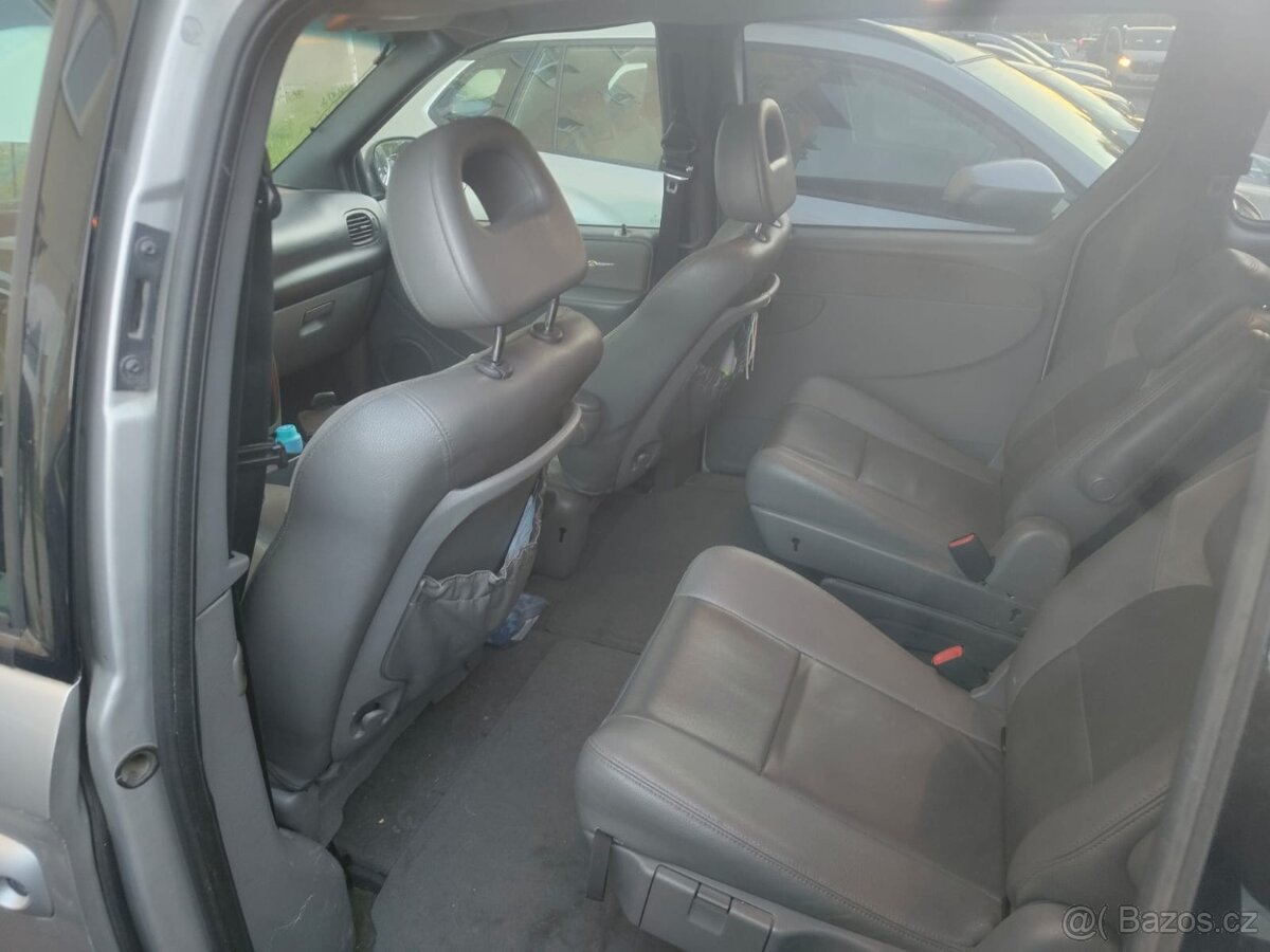 Chrysler Grand Voyager 2,8 CRD automat Stow´N Go, 7míst - 11