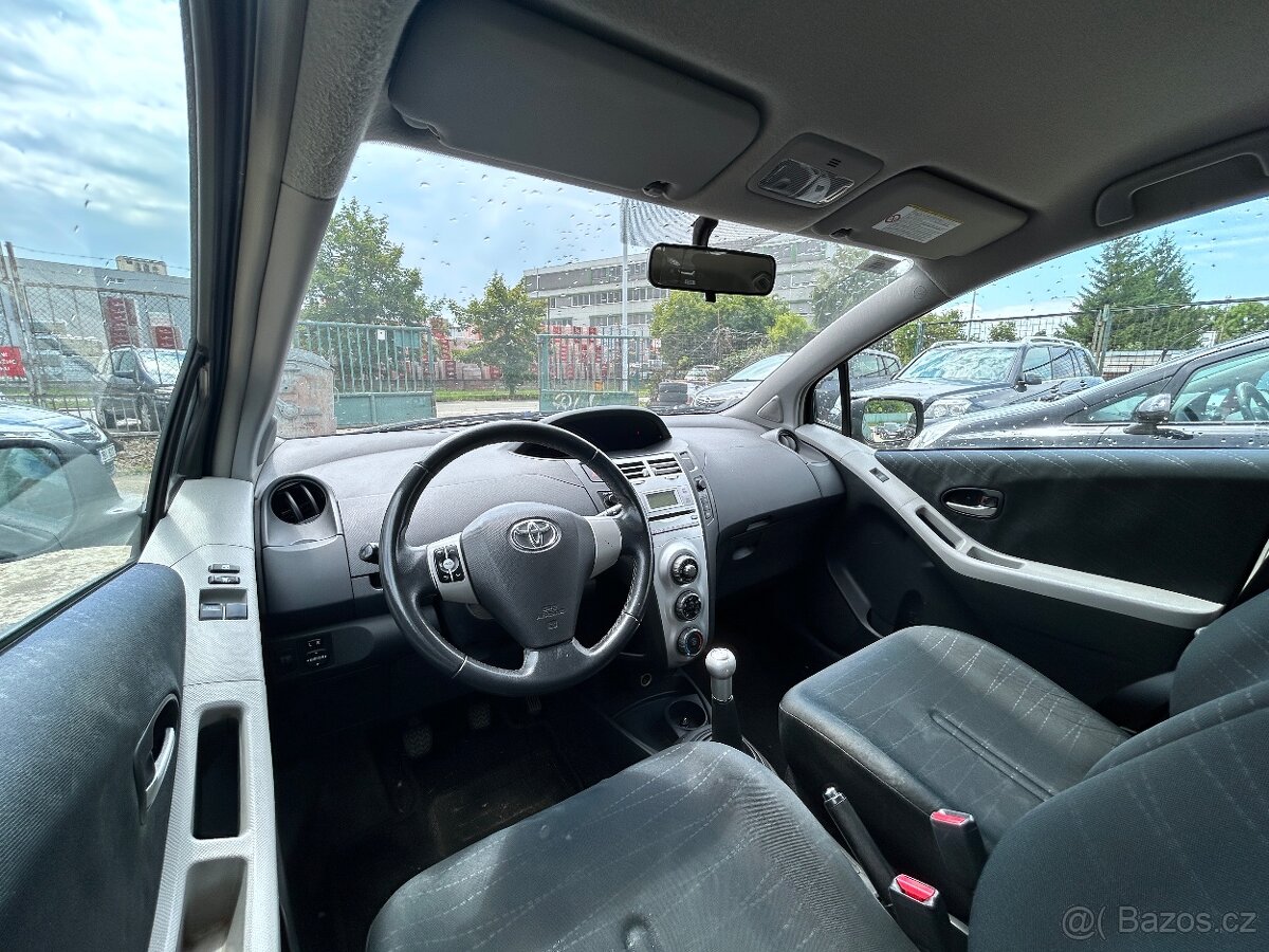 Toyota Yaris - 11
