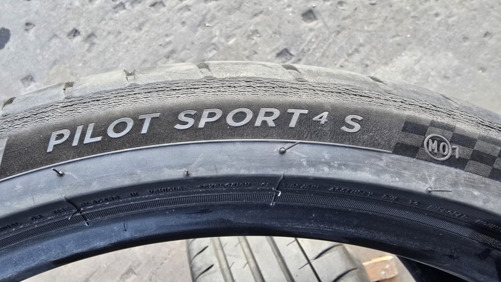 Letní pneumatiky 245/35/20 Michelin - 11