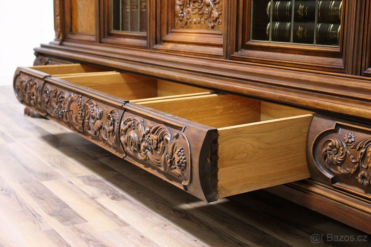 Starožitná neorenesanční knihovna na lvích tlapách - 11