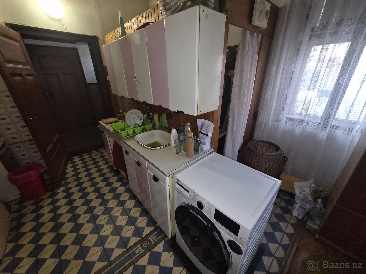 Prodej dvougeneračního domu v Klášterci nad Ohří - 11