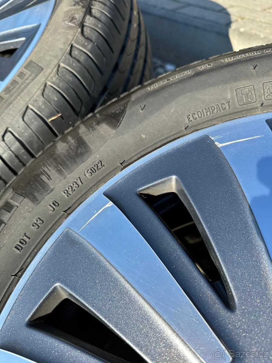 Prodej letní sady litých kol a pneu na Škodu Superb 3 - 11