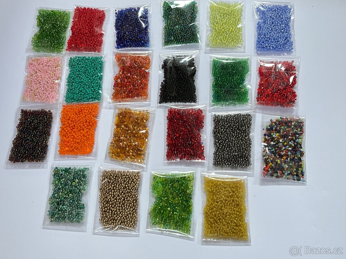 Dekorace - korálky - kulaté - různé barvy - 11