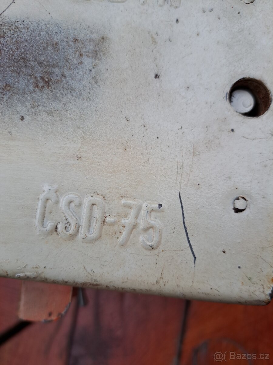 Ž E L E Z N I Č I A R S K A Lampa. - 11