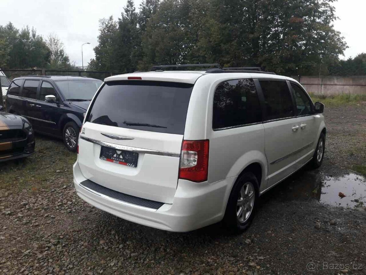 Chrysler Town and Country 3,6 pentastar - 11