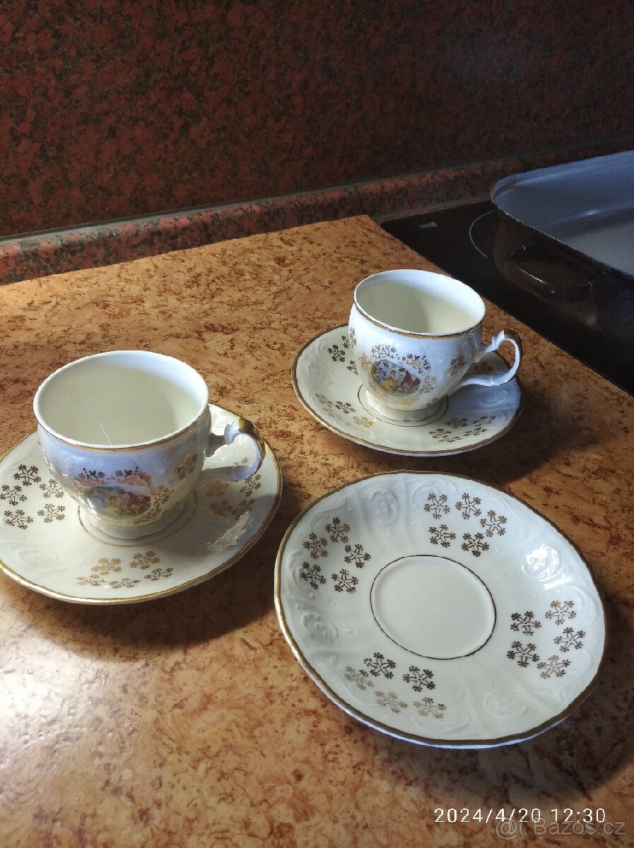 Různé sklenicky, hrnecky - 11