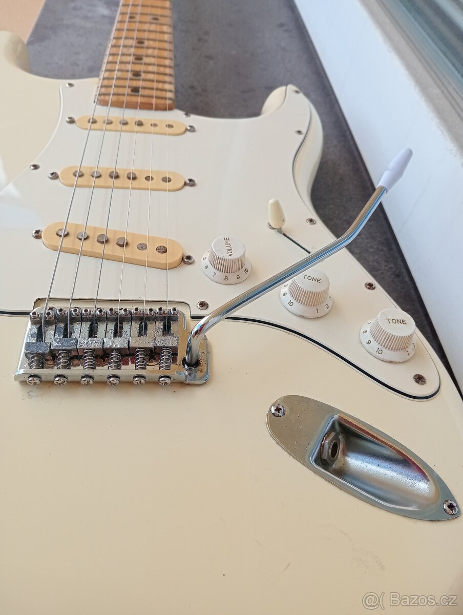 52 až 55 ročná vintage Maya Stratocaster (70. roky) - Japan - 11
