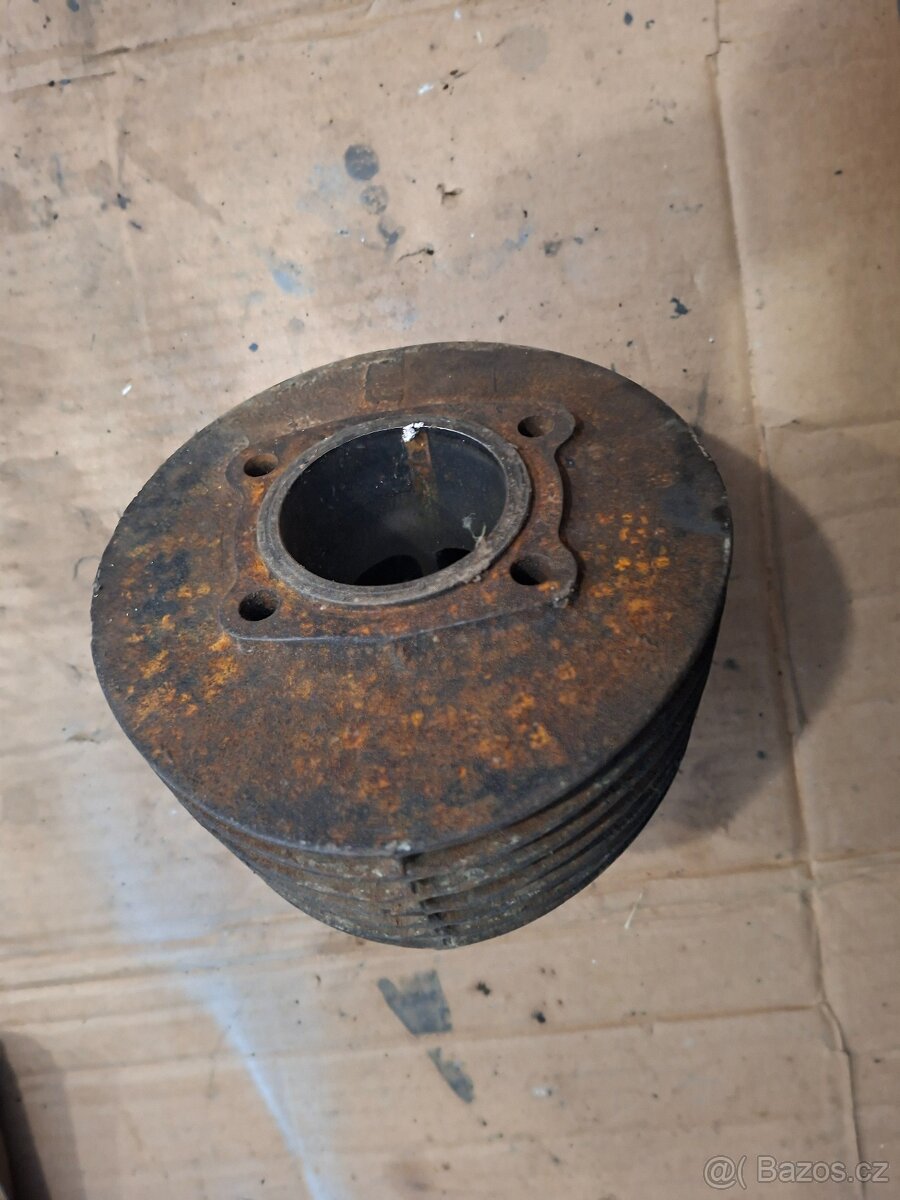 Jawa 250 kyvacka, panelka - valec - 11