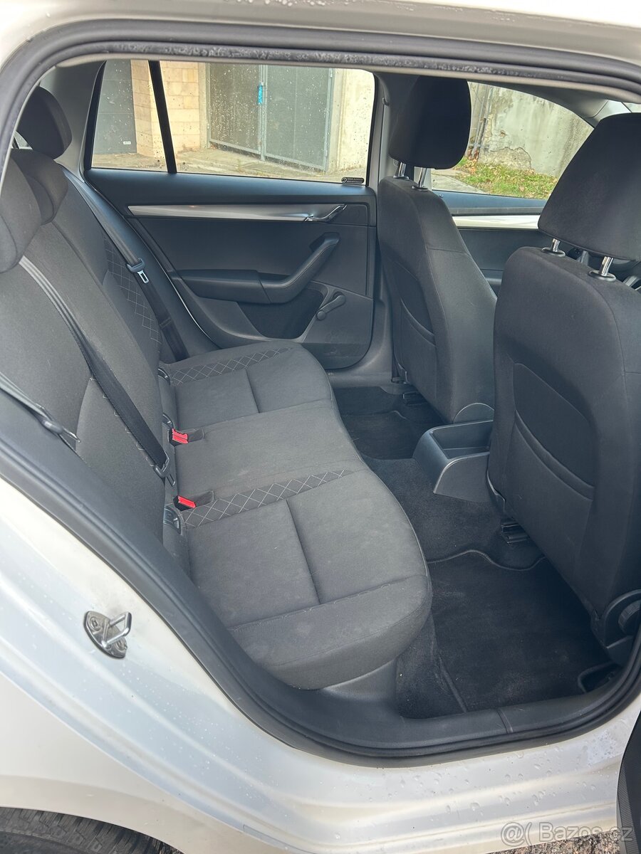 ⭐ Škoda Octavia Combi 1.6 TDI 85 kW | 2017 | Servisní kniha - 11