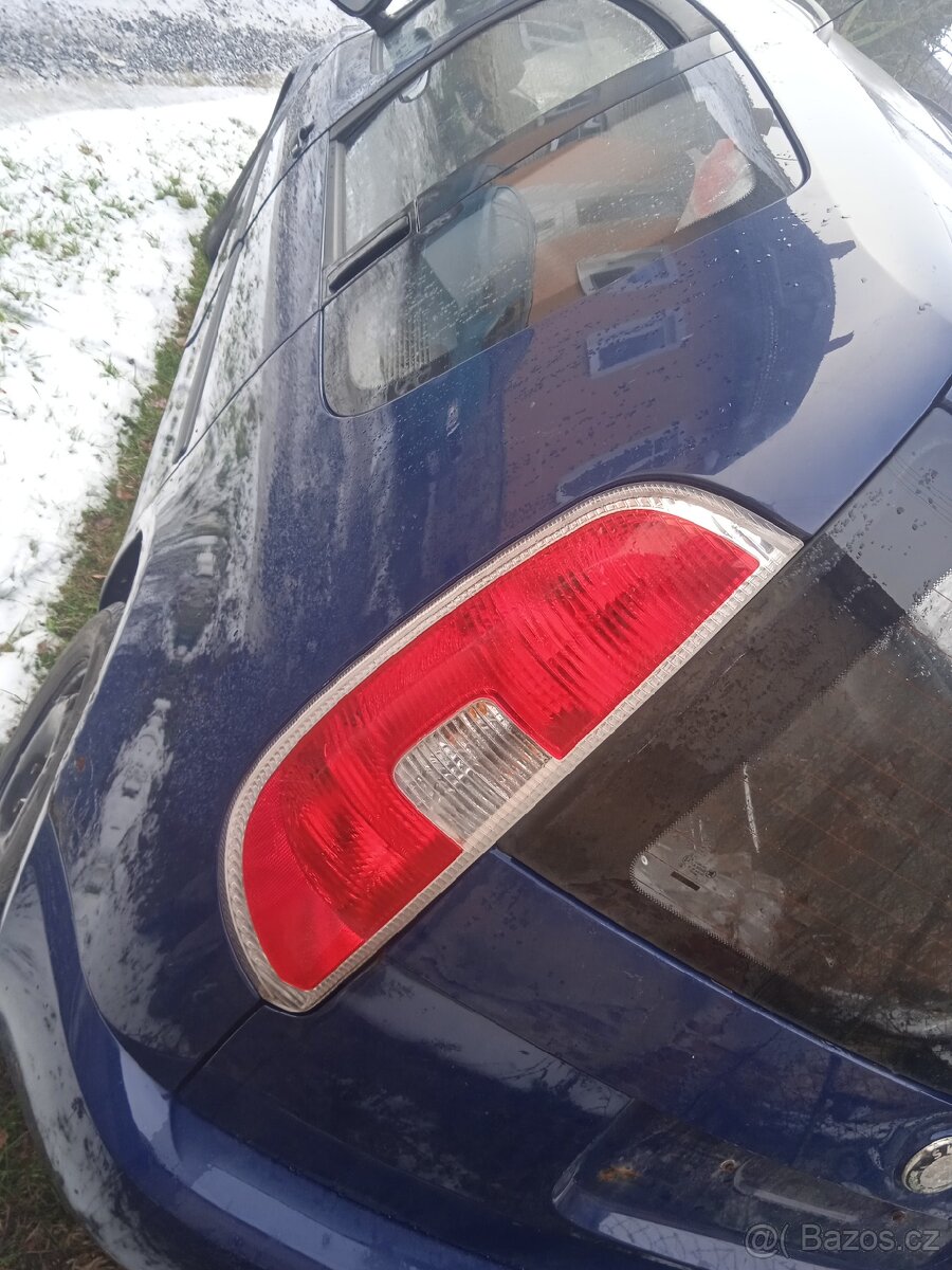 Skoda Roomster 1.2 , dvě auta - 11