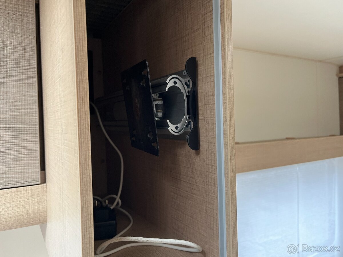 Karavan Bürstner 450 TS Premio, mover, markýza - 11