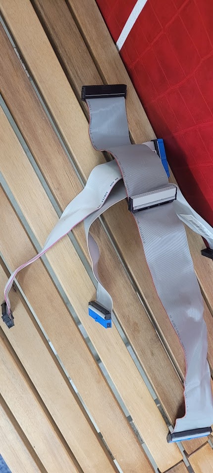 DVD vypalovačka, PC zdroj, disketová jednotka - 11