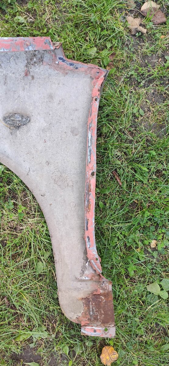 Pravý blatník škoda 105l 120l 130l - 11