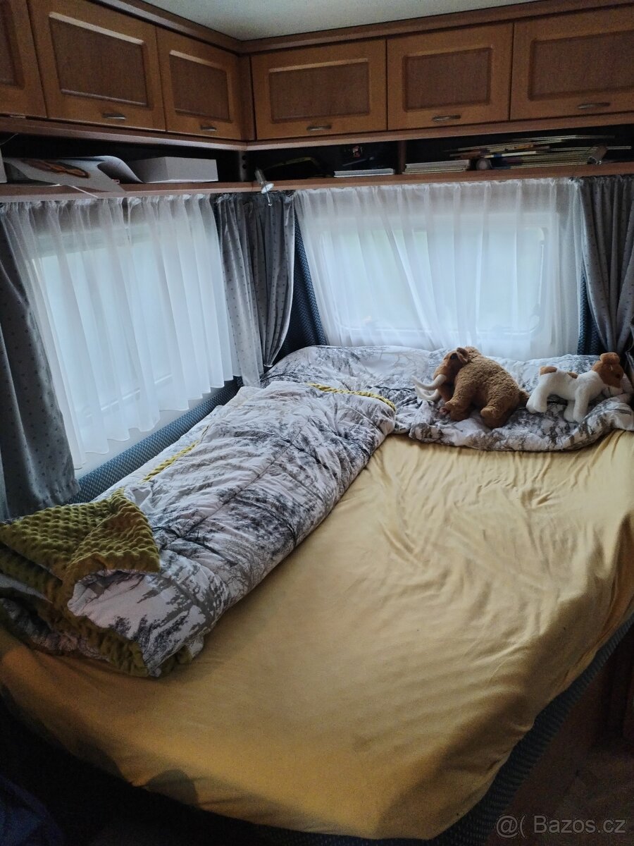 Dvouosy karavan - 11