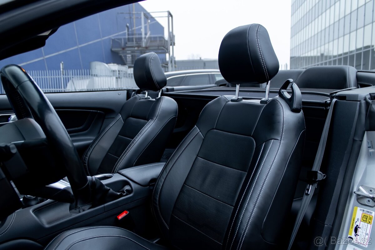 Ford Mustang - 11