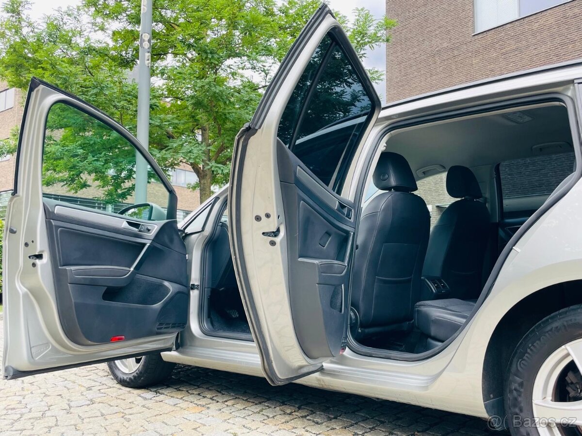 Volkswagen Golf 1.2TSI 77KW MANUÁL VÝHŘEV KAMERA HIGHLINE - 11