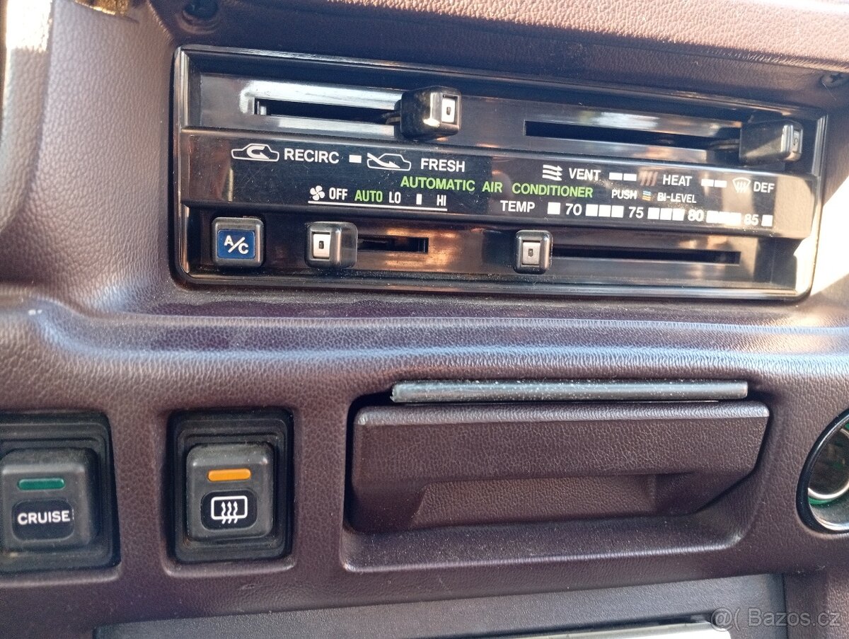 Prodám Toyota Cressida - 11