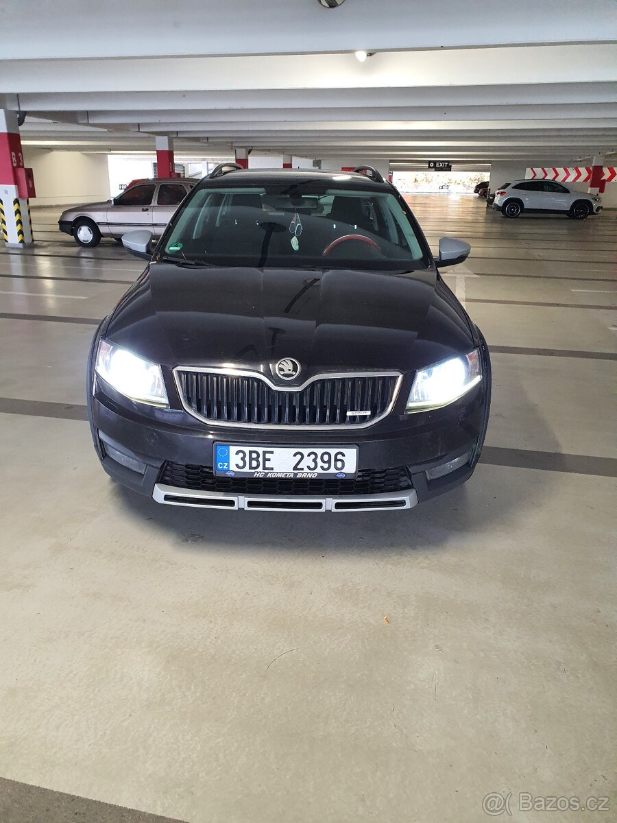 Škoda oktavia 3 scout 2.0tdi - 11