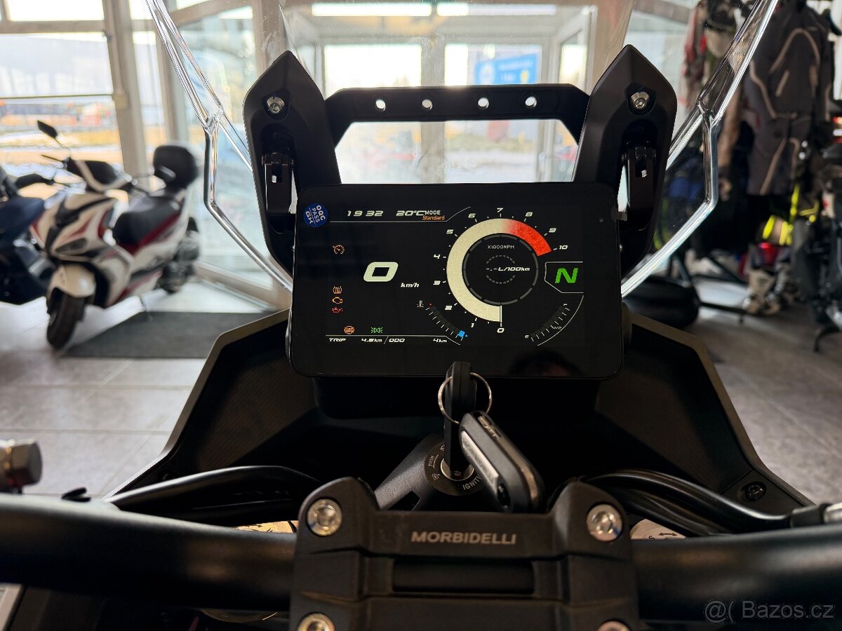 Morbidelli T-1002V - ČERVENÁ - 11