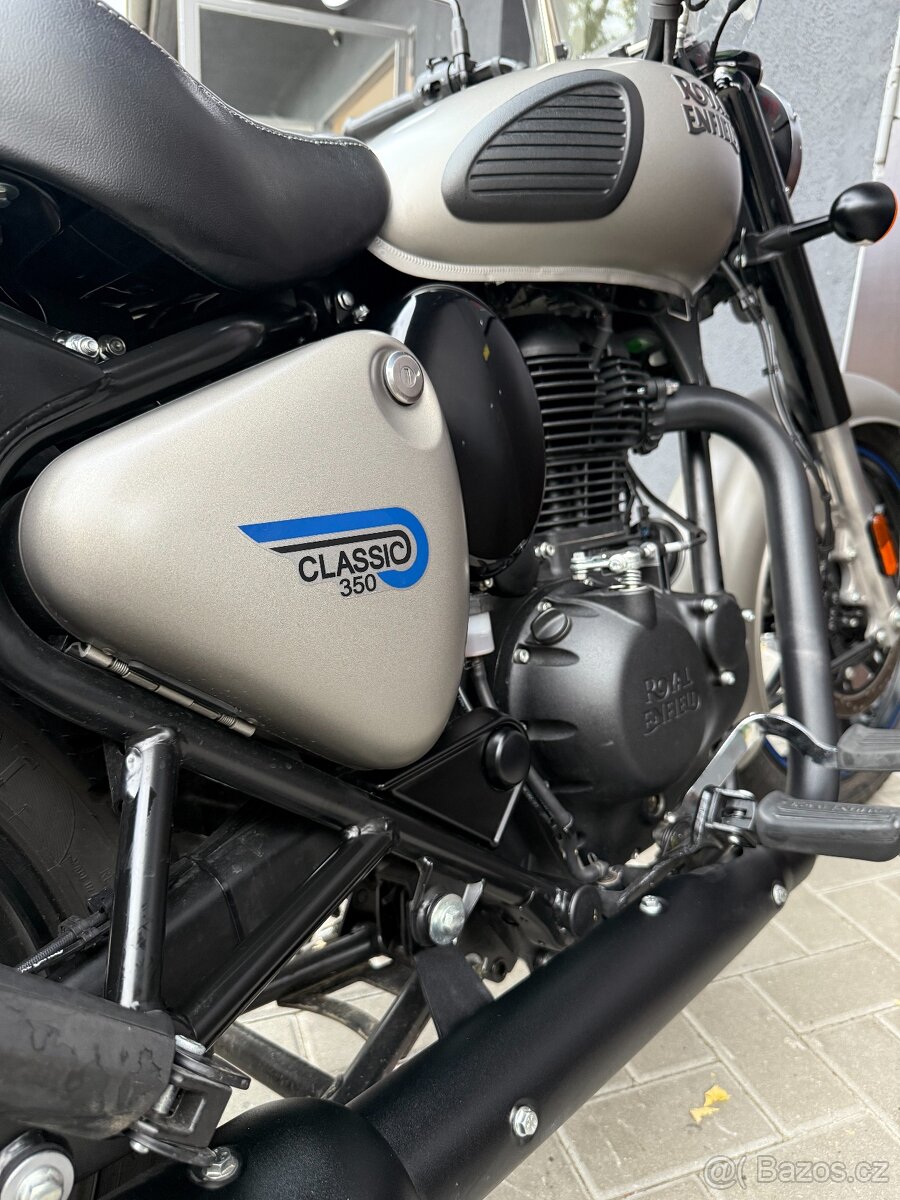 Royal Enfield Classic 350 Dark Gunmetal Grey - 11