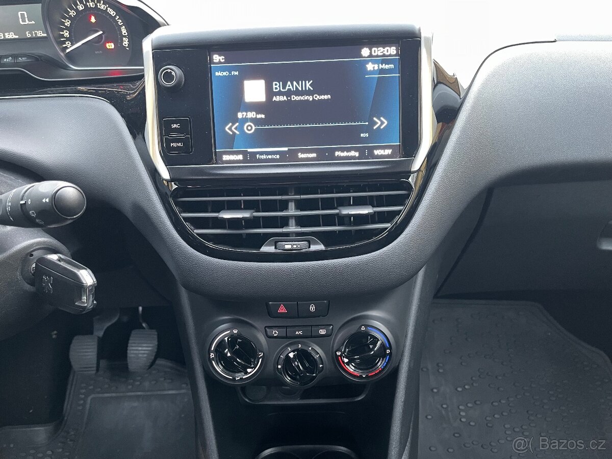 Prodám Peugeot 208 1,2 PureTech 82 S&S - 11