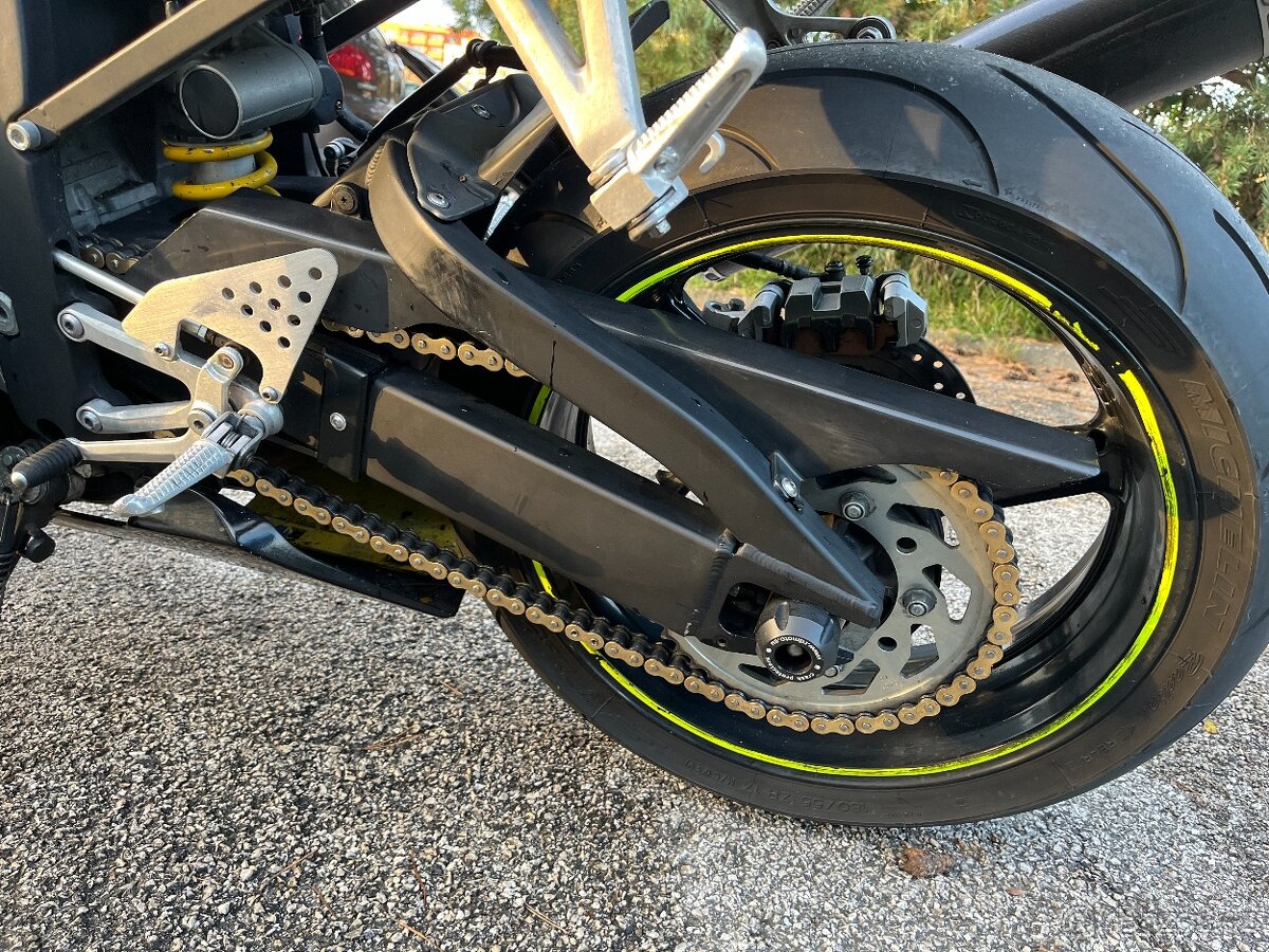 Yamaha R6 (2000) – VR46 Day Moon Edition – 88 kW - 11