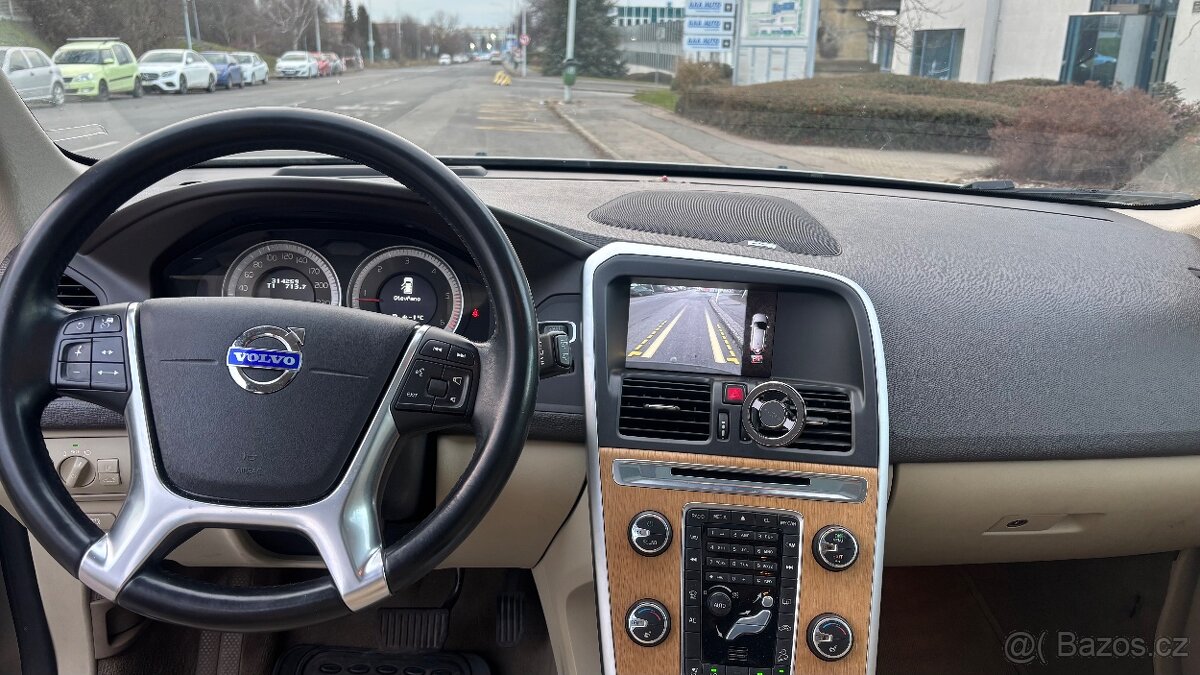 VOLVO XC60 D5 AWD - 11