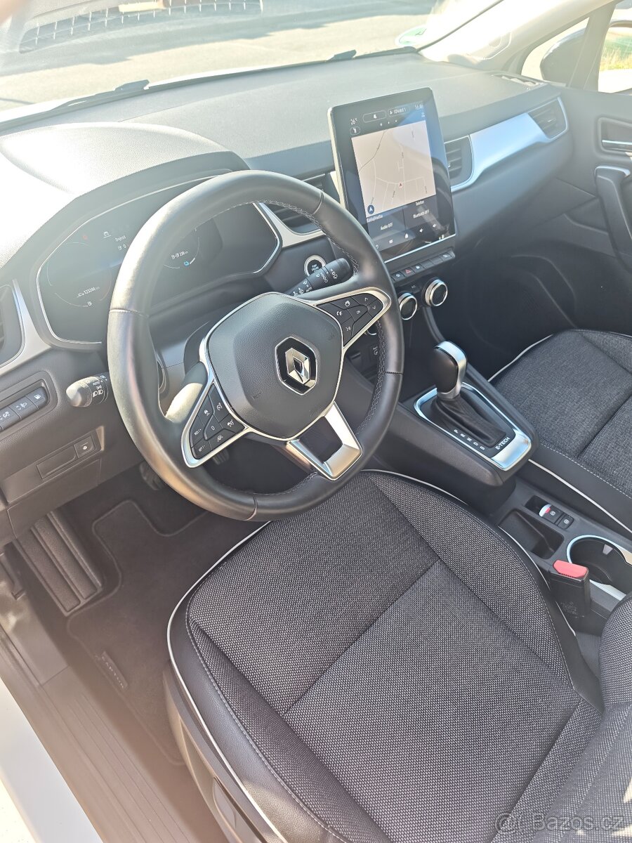 Renault Captur II Techno Plug-in-Hybrid 2023 roku. - 11
