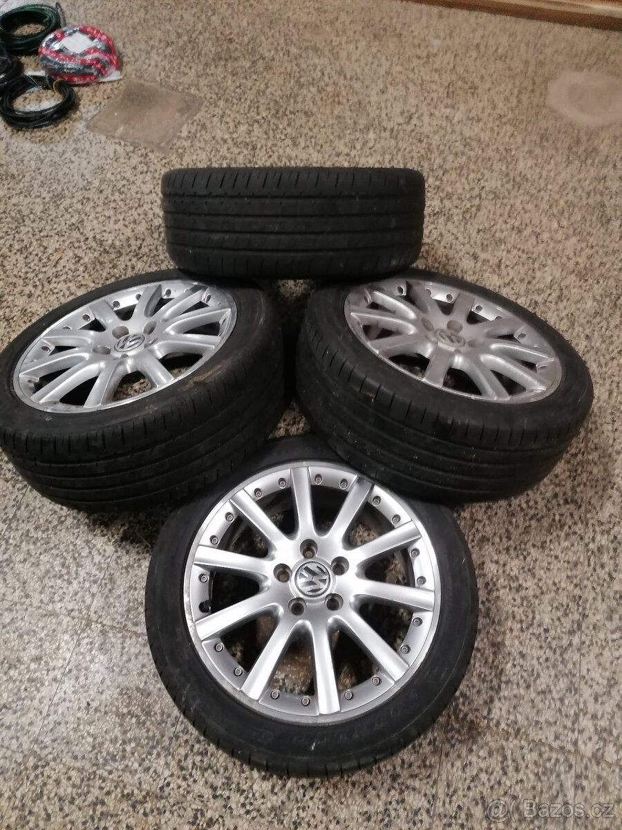 VOLKSWAGEN GOLF 5 1.9 TDi - 11