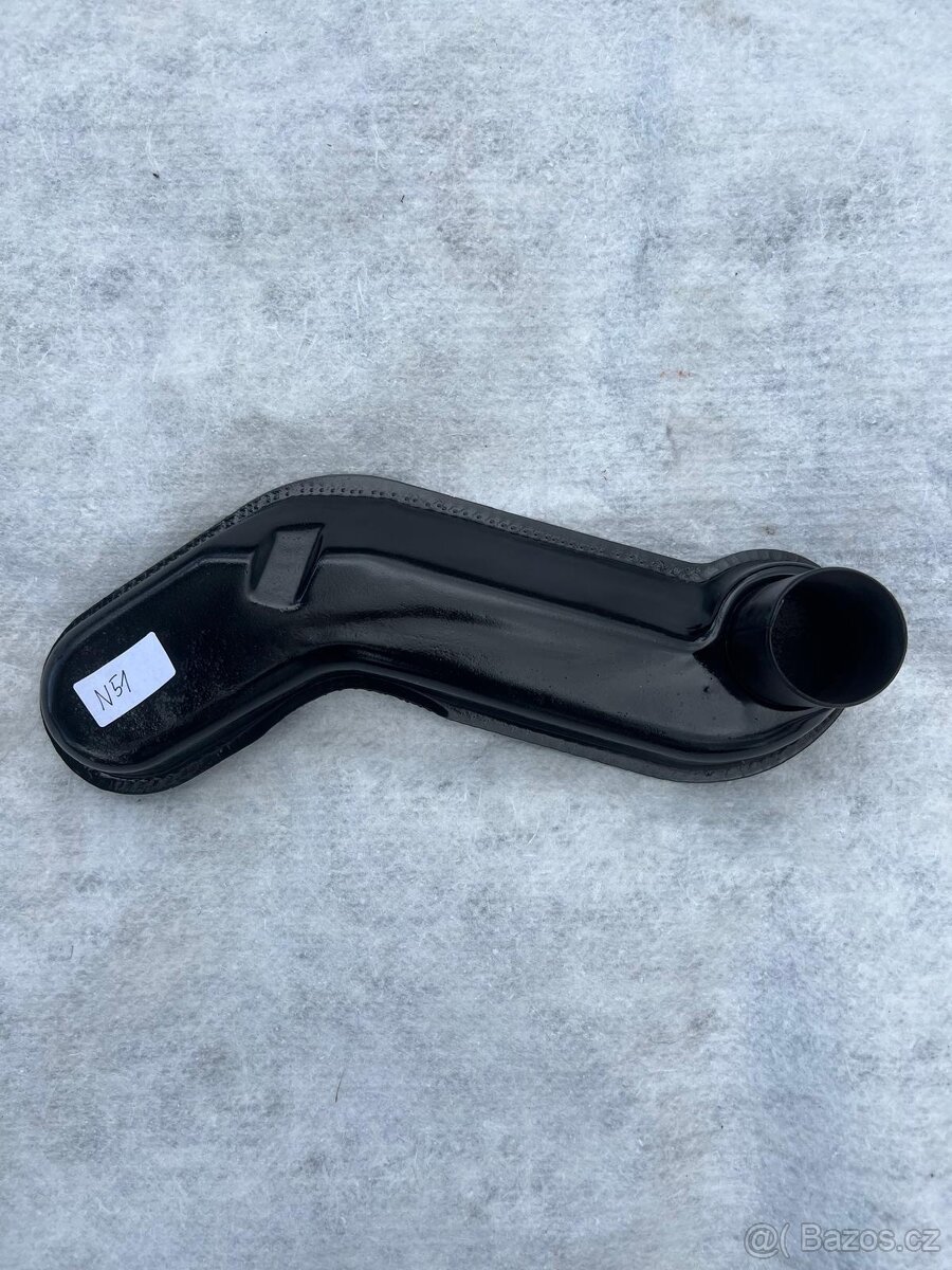 Plechy kolem motoru na Tatru 613 - 11