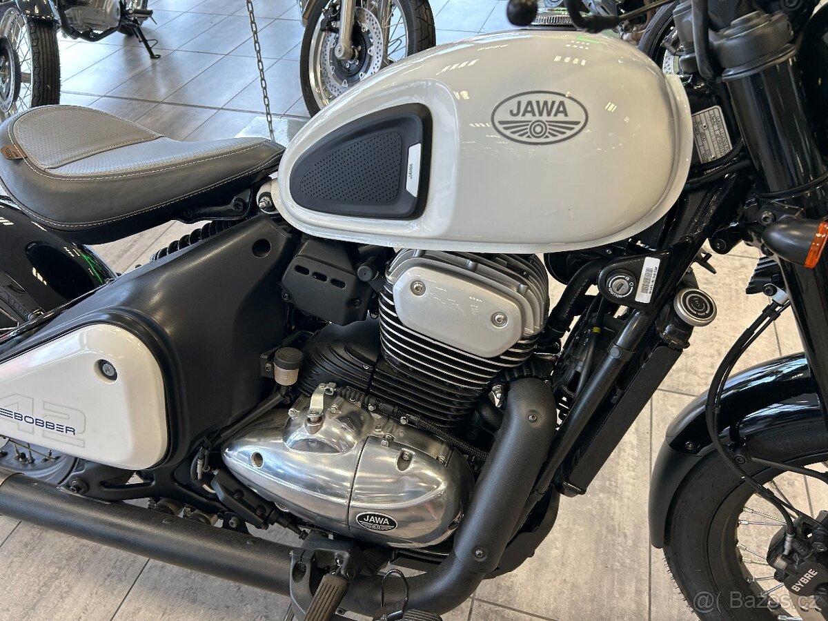 Jawa CL 350 Bobber 2025 - 11