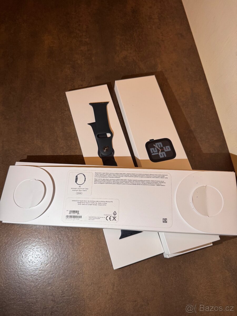 Apple Watch SE 2022 GPS 2 generace 44mm - 11