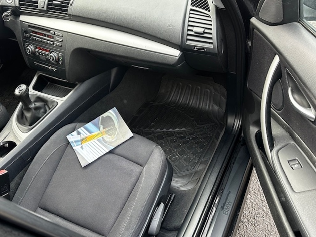 BMW e81 118i 2.0i, r.2007, serviska, STK, klima - 11