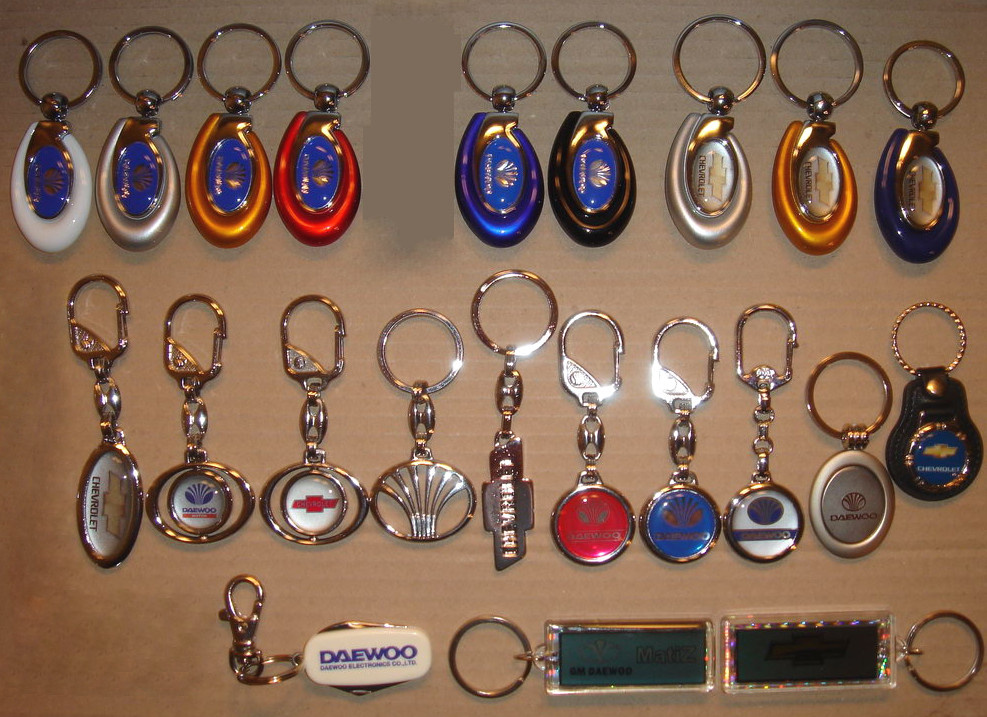 Dokumentace a propagační předměty korejských automobilů - 11