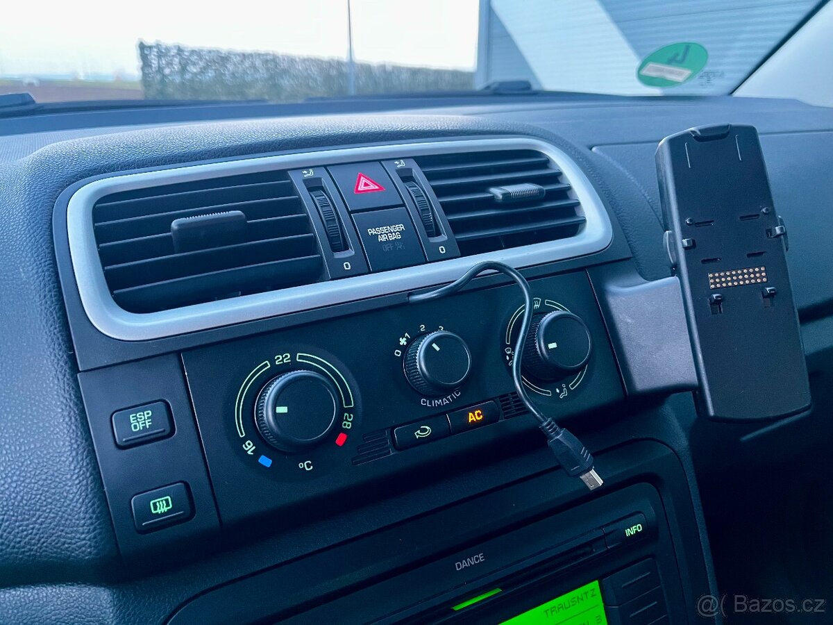 Škoda Fabia 1.6i 16V 77kW VÝHŘEV Tempomat SENZORY AUX - 11