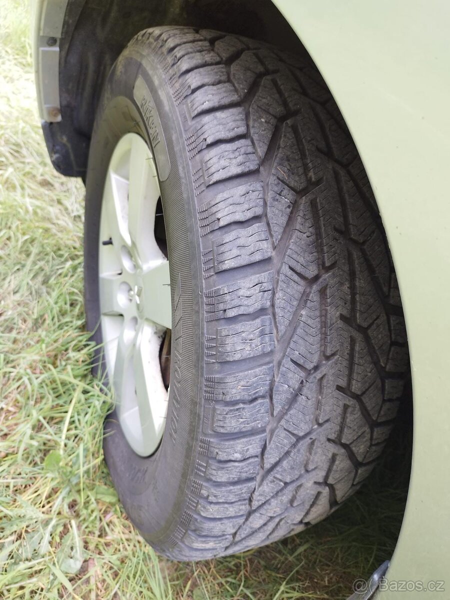 Mitsubishi Pajero - 11