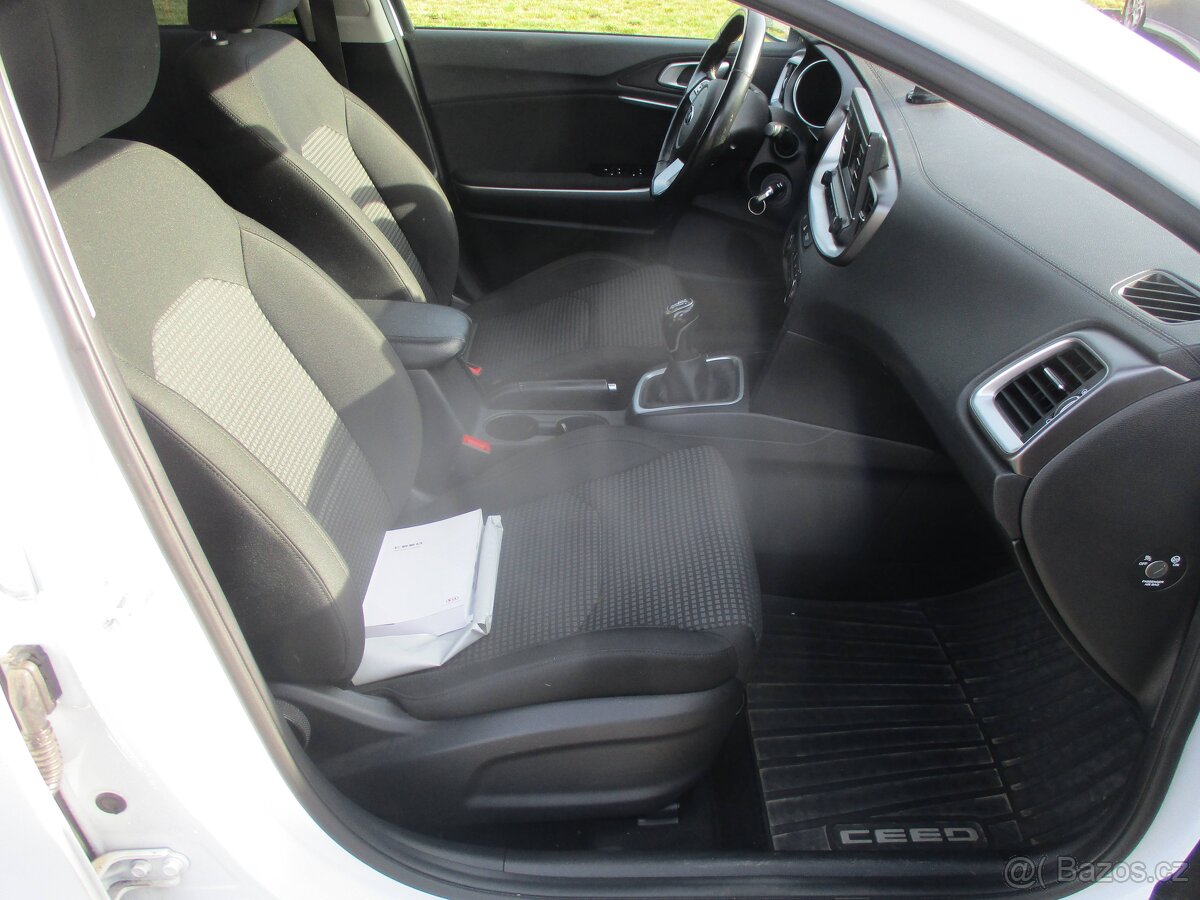 Kia Ceed 1,6 CRDi 85kw Tažné Vyhř.sed, CZauto 11/2019 - 11