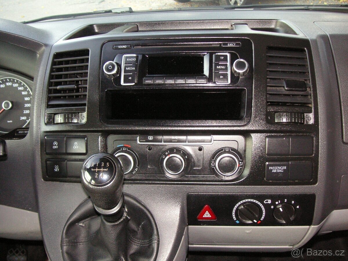 Volkswagen Transporter T5 2.0 TDi - Serviska - 11