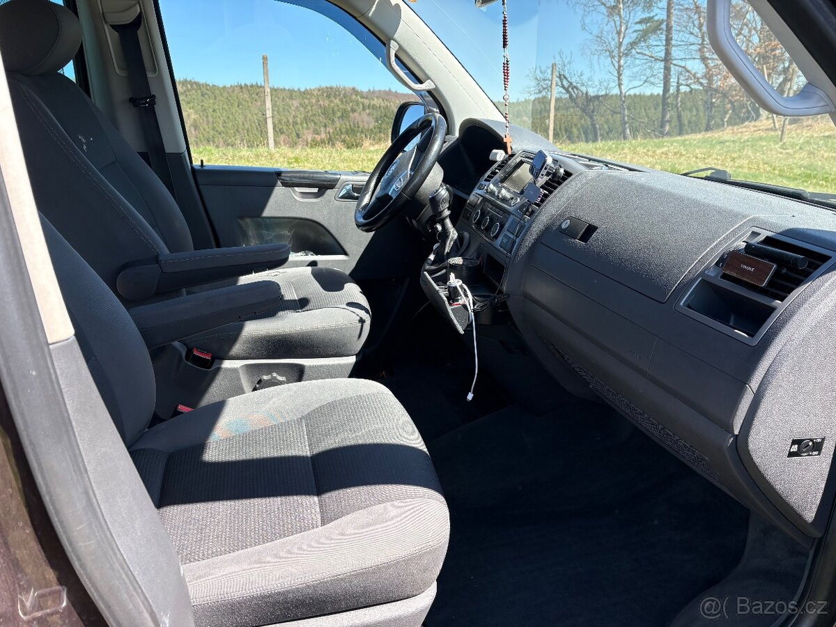 Prodám Vw Multivan Facelift 2.0TDI/103KW/6-ti Kvalt/2012 - 11