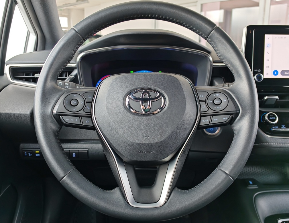 Toyota Corolla 1.8 hybrid - 11