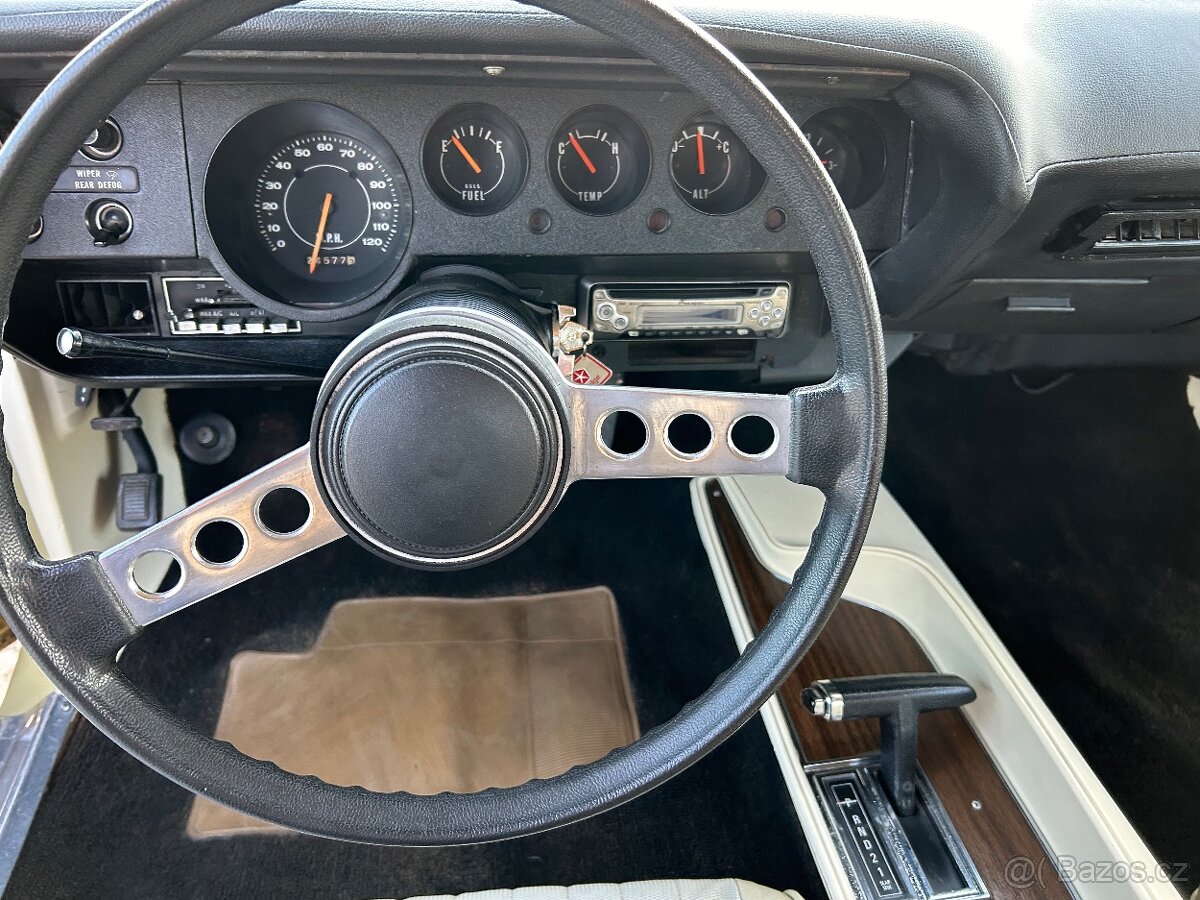 Dodge Challenger - 11