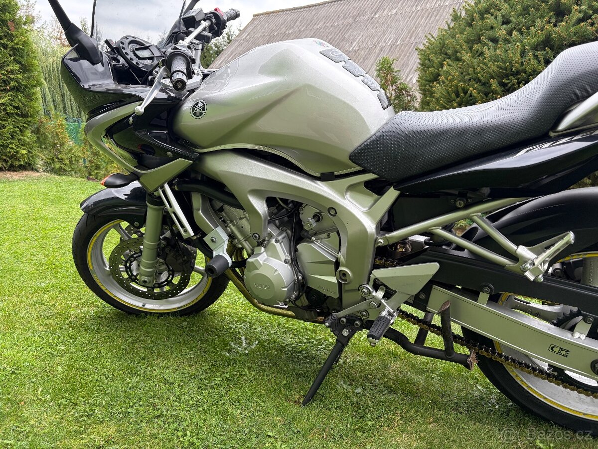Yamaha FZ6 - 11